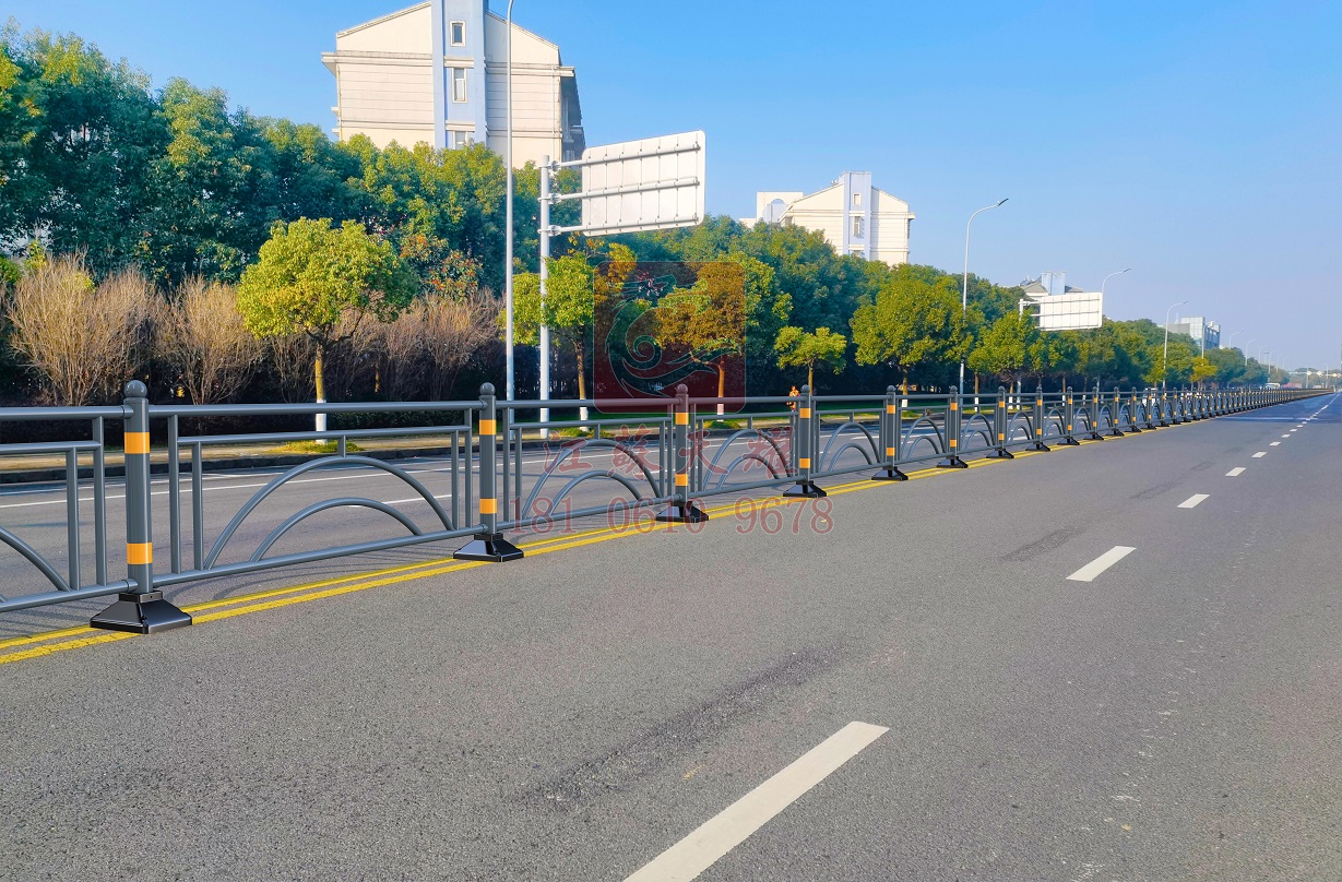 贈送安裝-贈送運輸-道路護(hù)欄